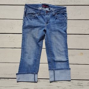 NEW Woman's Denim Capri size 30 Waist is 32"